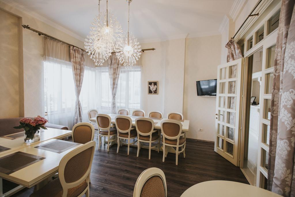 Vila Cornelia Букурещ Екстериор снимка