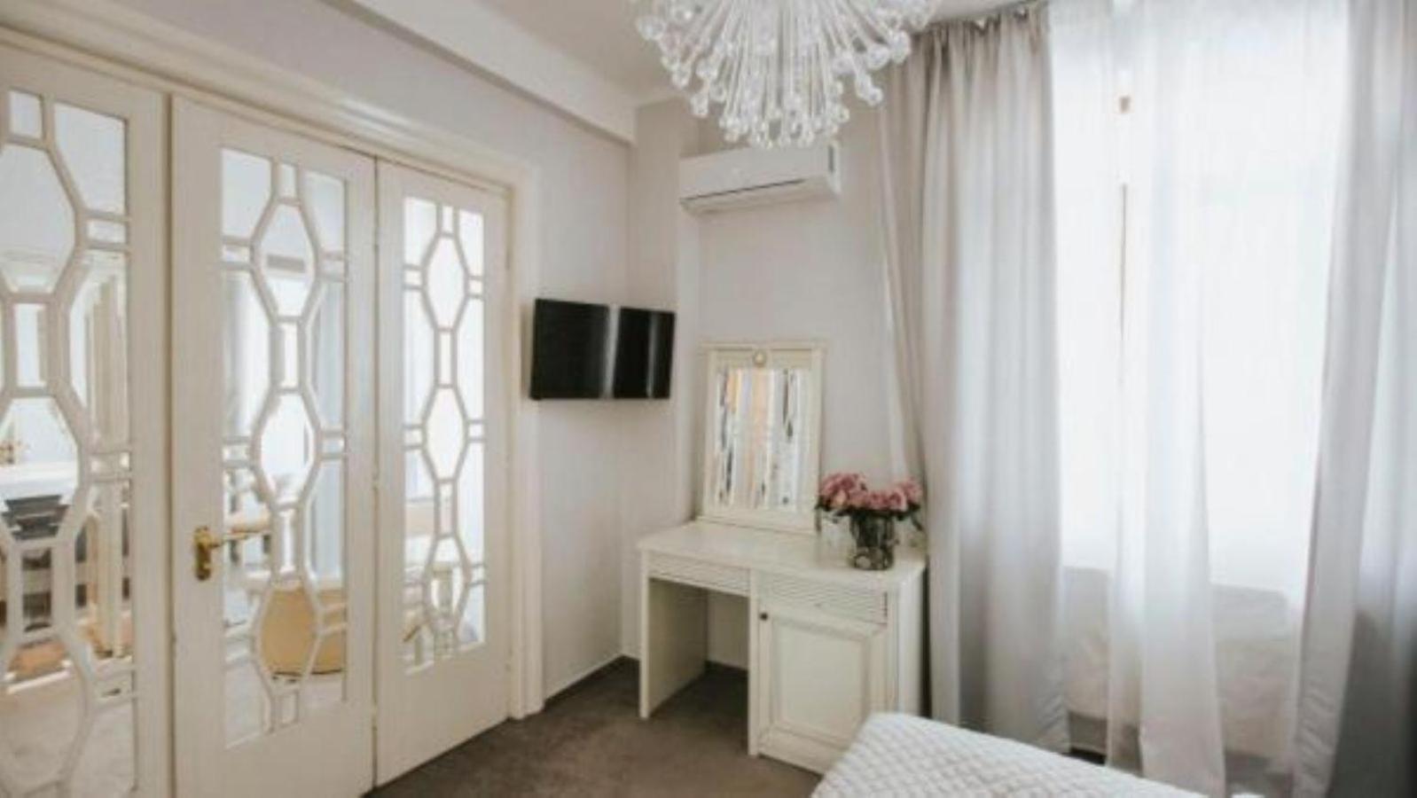 Vila Cornelia Букурещ Екстериор снимка